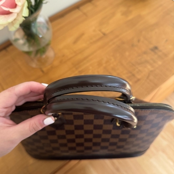 Just Showing - Louis Vuitton Damier Ebene Alma PM - Picture 5 of 15